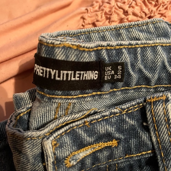 Pretty Little Things ripped Jeans - Picture 6 of 7